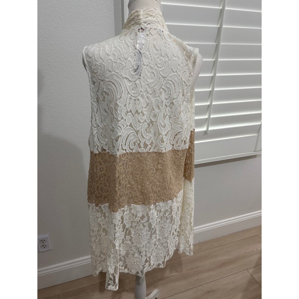 Chicos Cream and Beige crochet lace Sleeveless vest Chicos Size 2 (L/12) - Picture 4 of 8